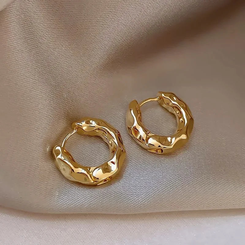 ミニマルラヴァピアス