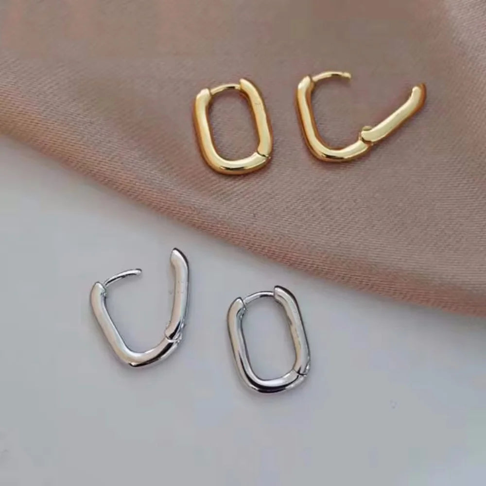 アシンメトリーUサークルピアス