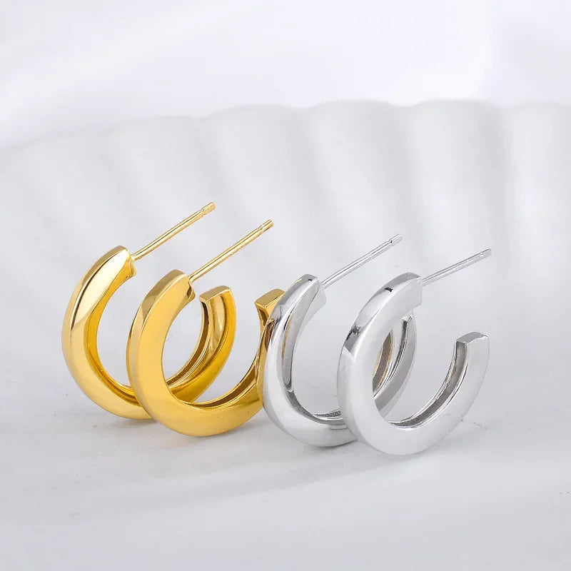 ミニマルCフープピアス